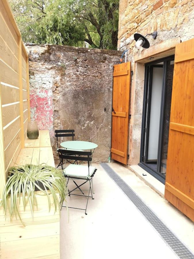 Chambre Tropicale Privee Au Coeur D'Un Village Calme Et Proche Du Vignoble Vinzelles Dış mekan fotoğraf
